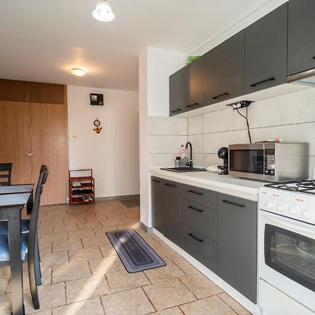 Rustic & Spacious 3Br Apartment Bukares Bagian luar foto