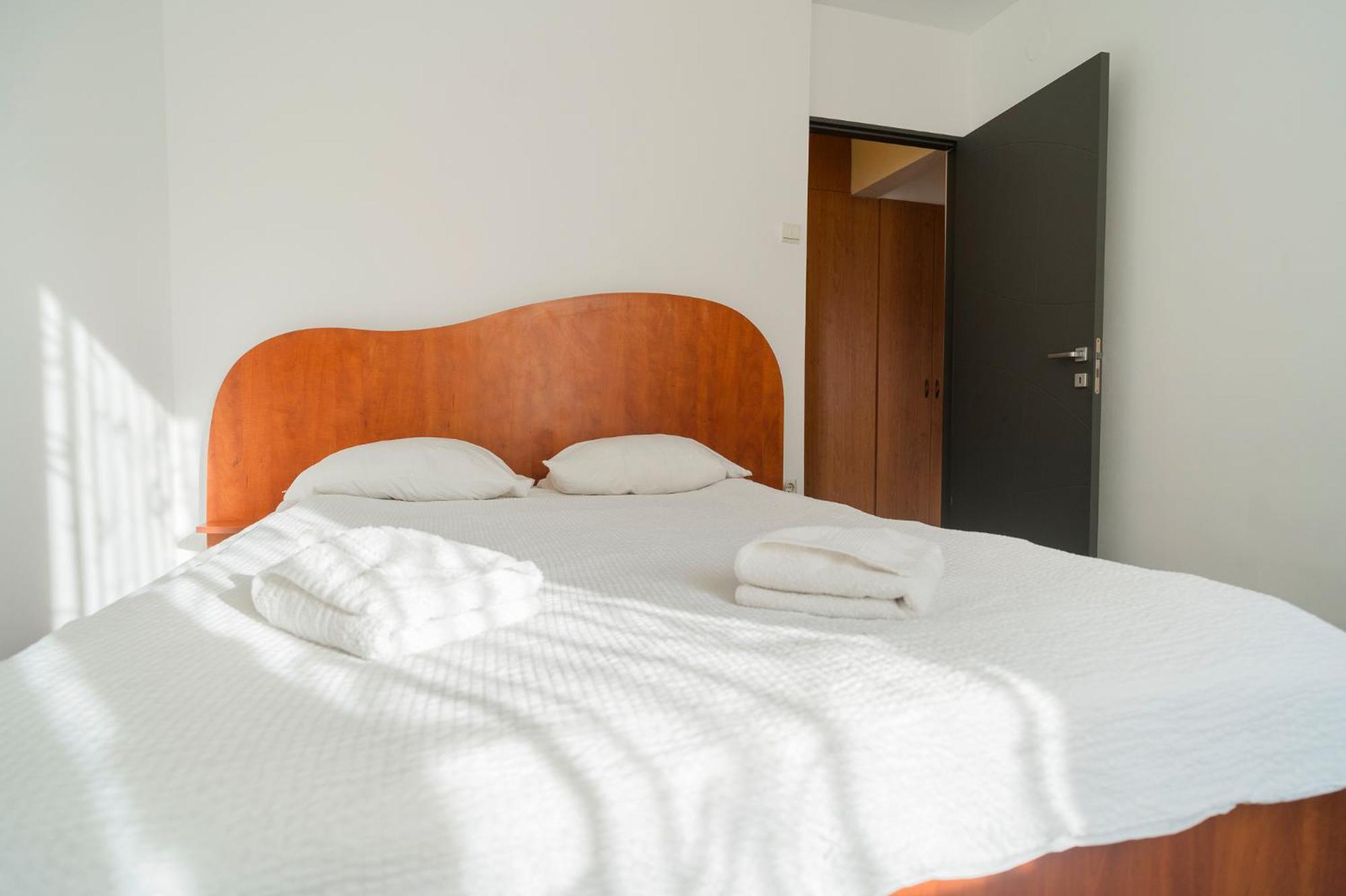 Rustic & Spacious 3Br Apartment Bukares Bagian luar foto