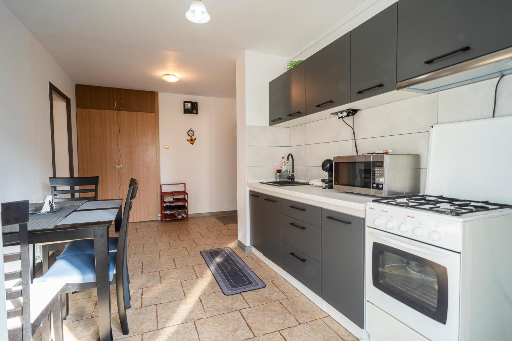 Rustic & Spacious 3Br Apartment Bukares Bagian luar foto