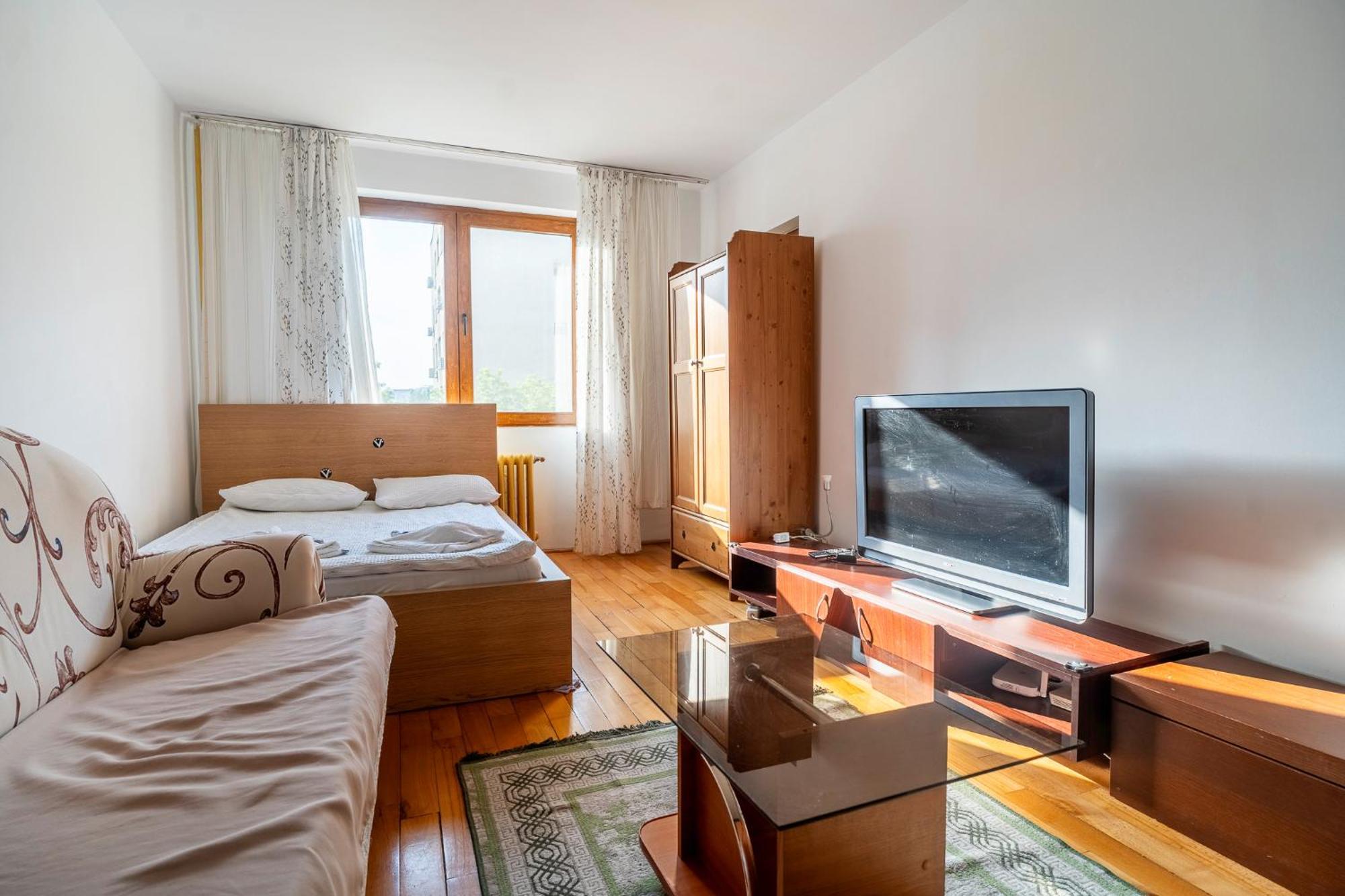 Rustic & Spacious 3Br Apartment Bukares Bagian luar foto