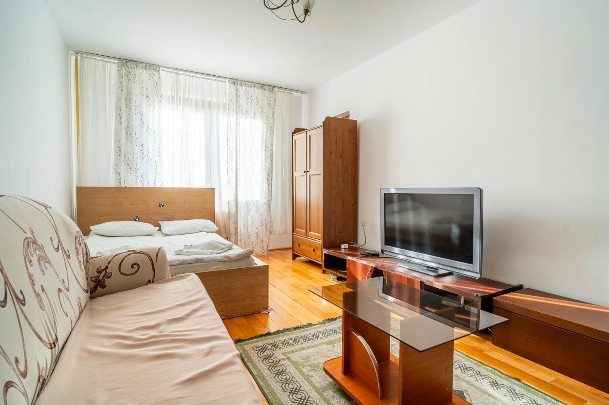 Rustic & Spacious 3Br Apartment Bukares Bagian luar foto