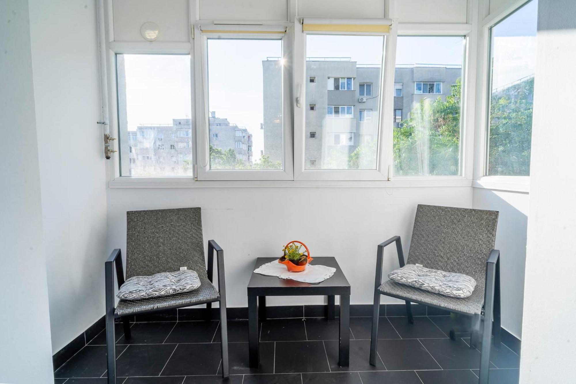 Rustic & Spacious 3Br Apartment Bukares Bagian luar foto